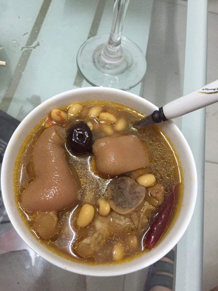 猪脚黄豆汤