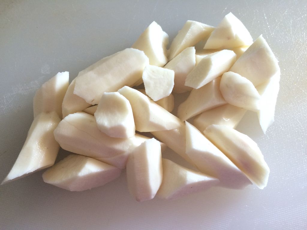 山药去皮切滚刀块