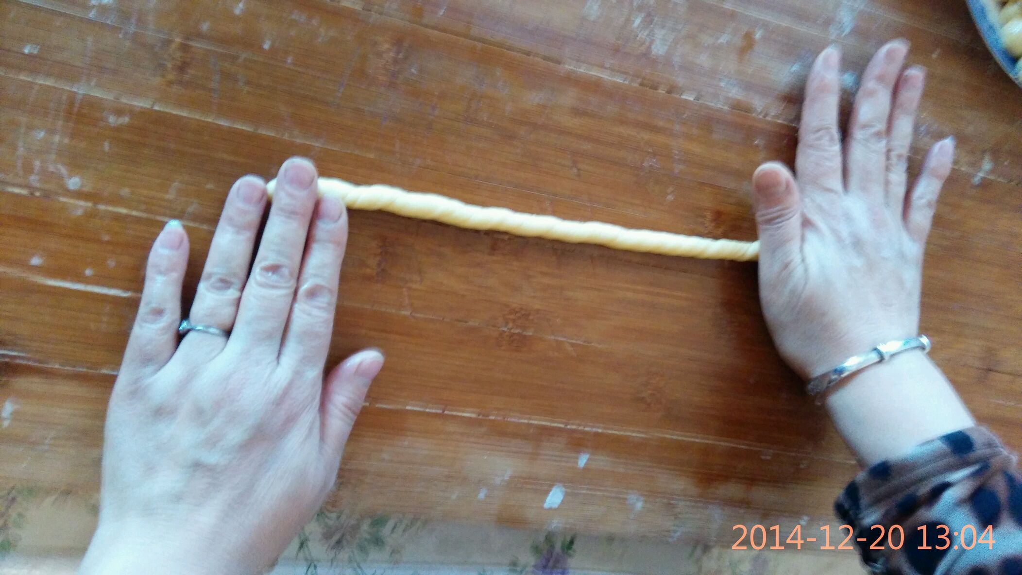 搓绳脆麻花的做法图解6