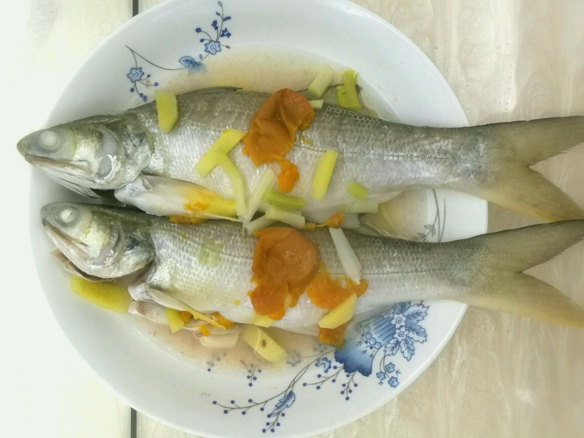 清蒸梅汁芦笋鱼