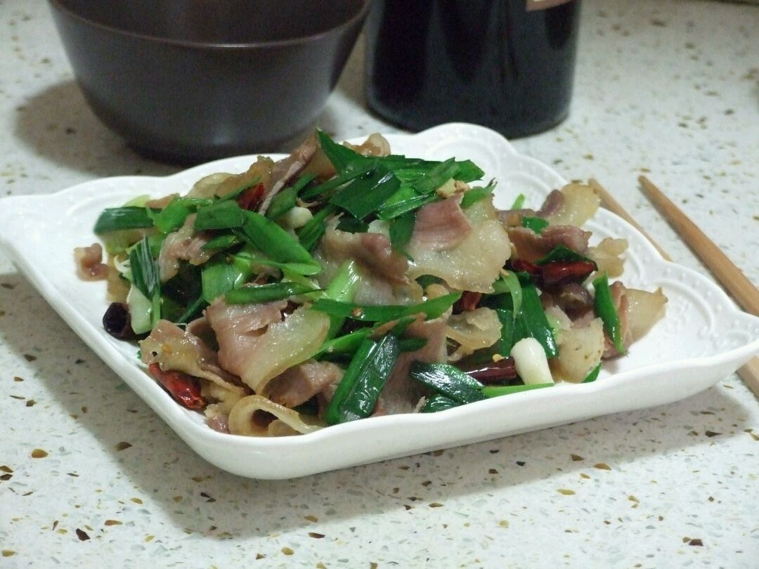 蒜苗炒腊肉的做法图解10