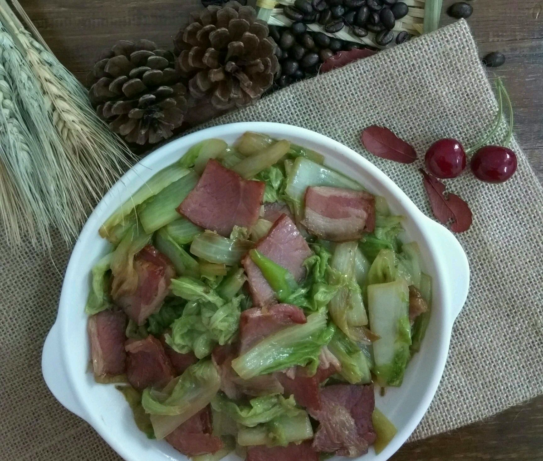 嫩白菜炒老腊肉