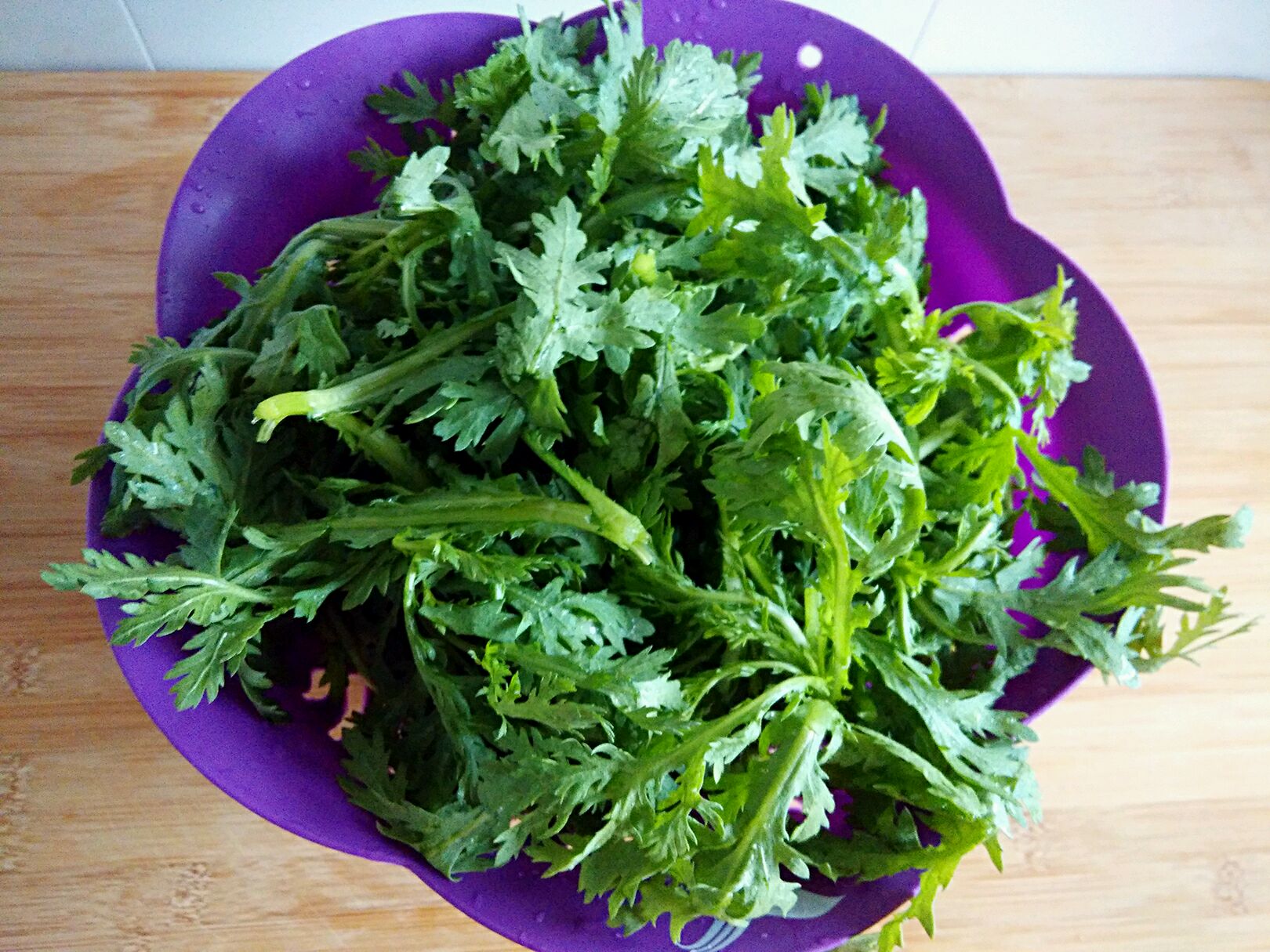 清炒茼蒿怎么做_清炒茼蒿的做法_妞妞妈美食_豆果美食