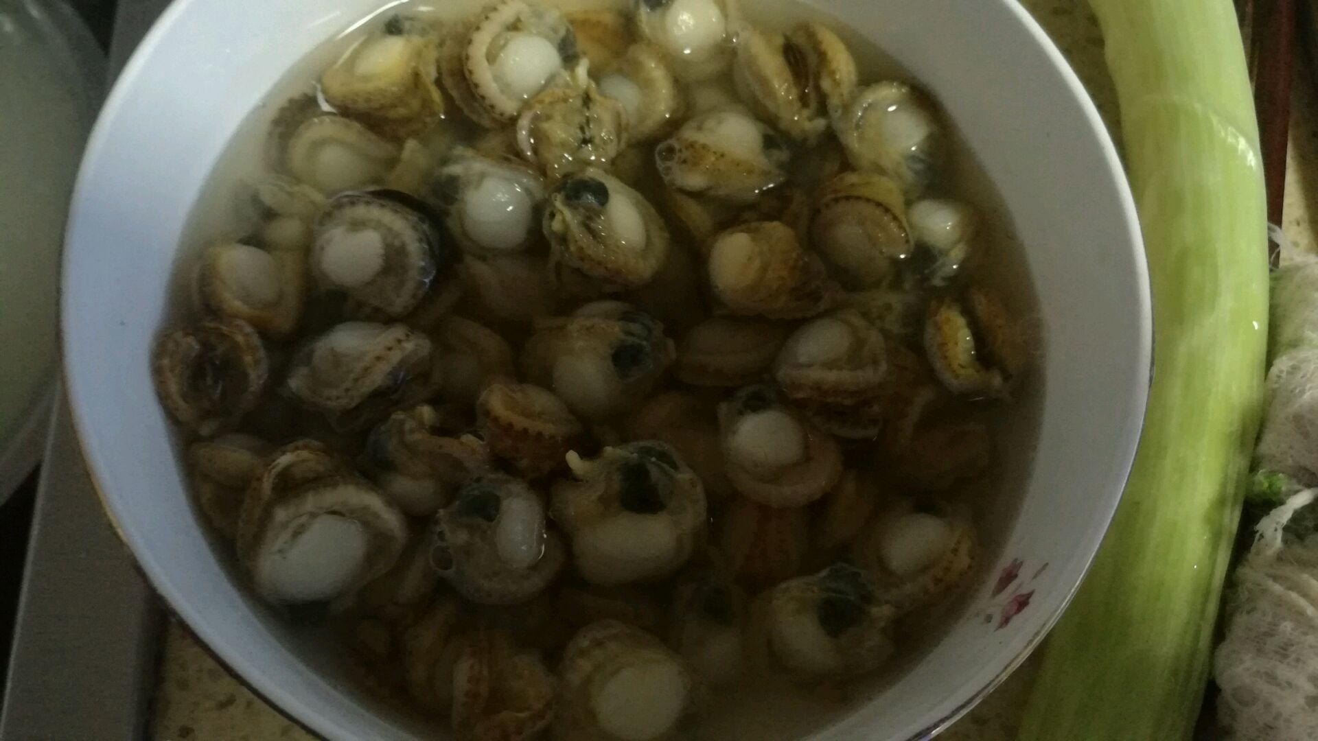芹菜炒红蚶子怎么做_芹菜炒红蚶子的做法_豆果美食