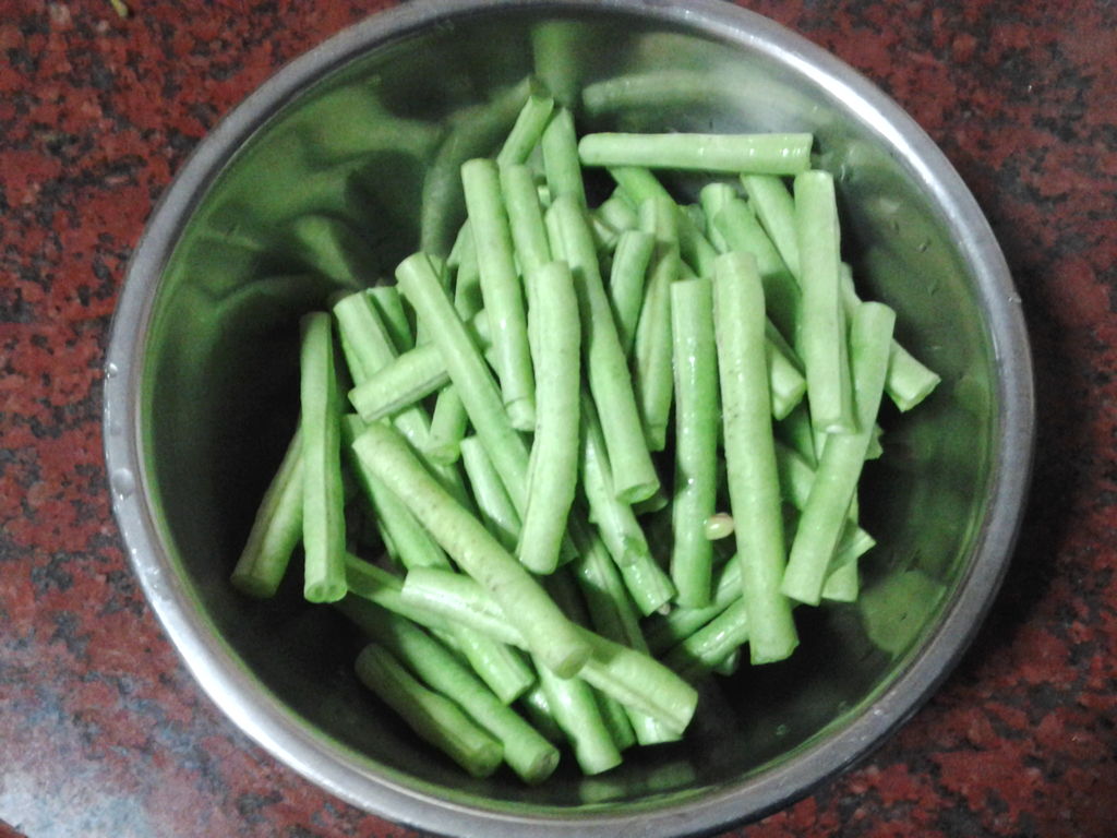 豆角切成段