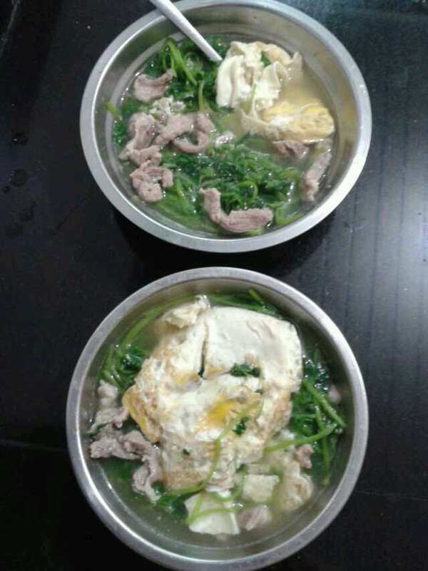 益母草鸡蛋瘦肉汤