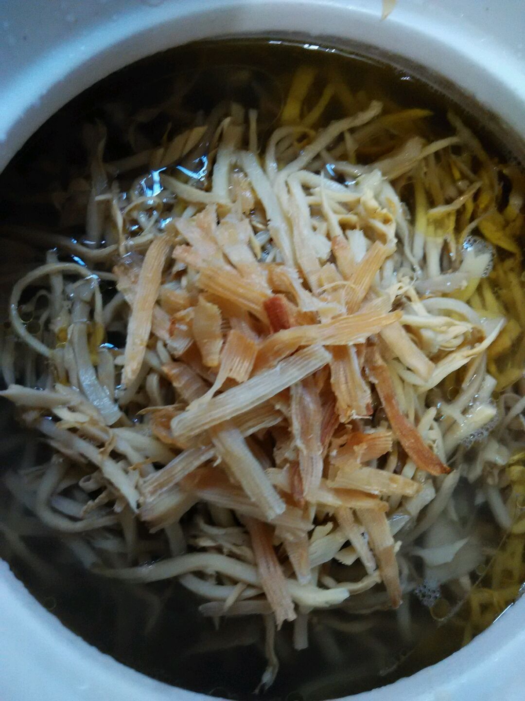 沙虫笋丝汤
