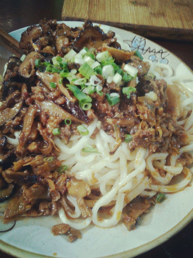 香菇肉末酱面(自创)的做法
