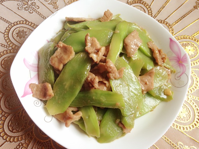 莴笋炒肉片