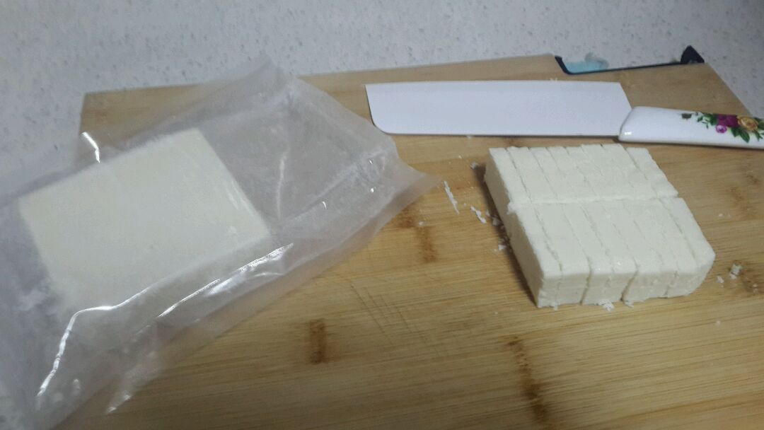 考奶豆腐的做法图解1