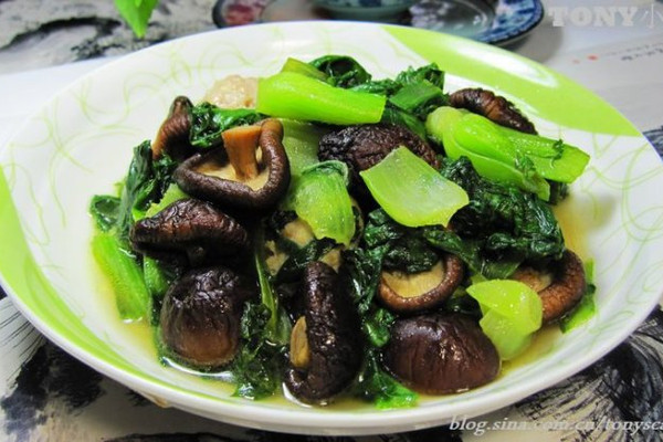 青菜炒香菇的做法