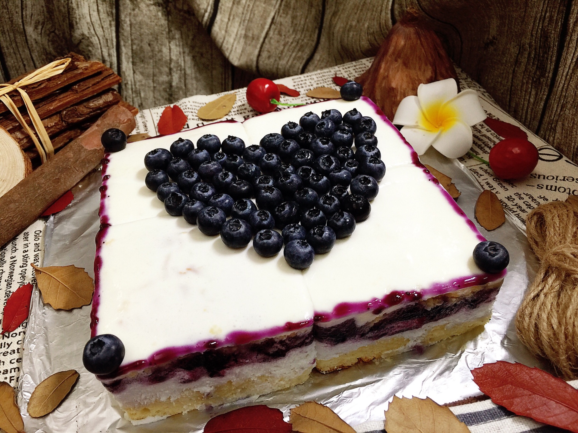 “水果皇后”蓝莓这样吃！教你做蓝莓可可方形戚风蛋糕！