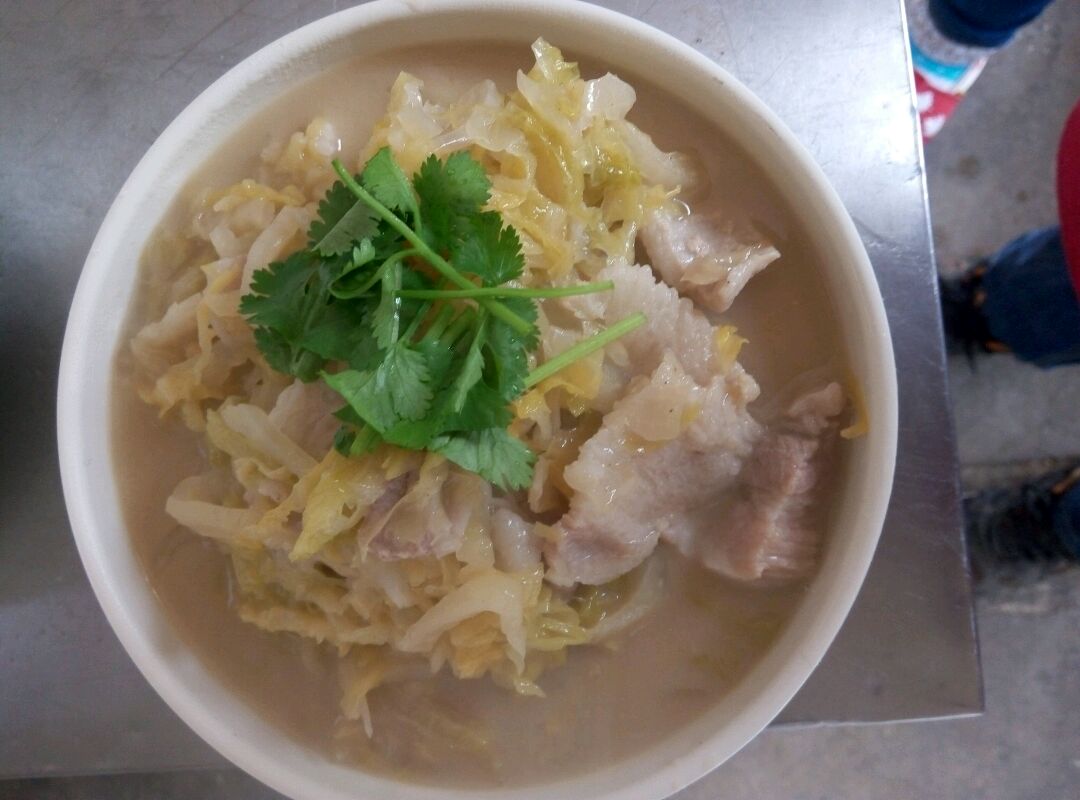 五花肉炖酸菜