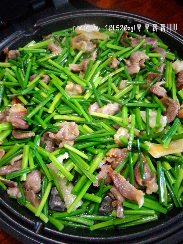 韭菜苔炒肉片(电饼铛版)