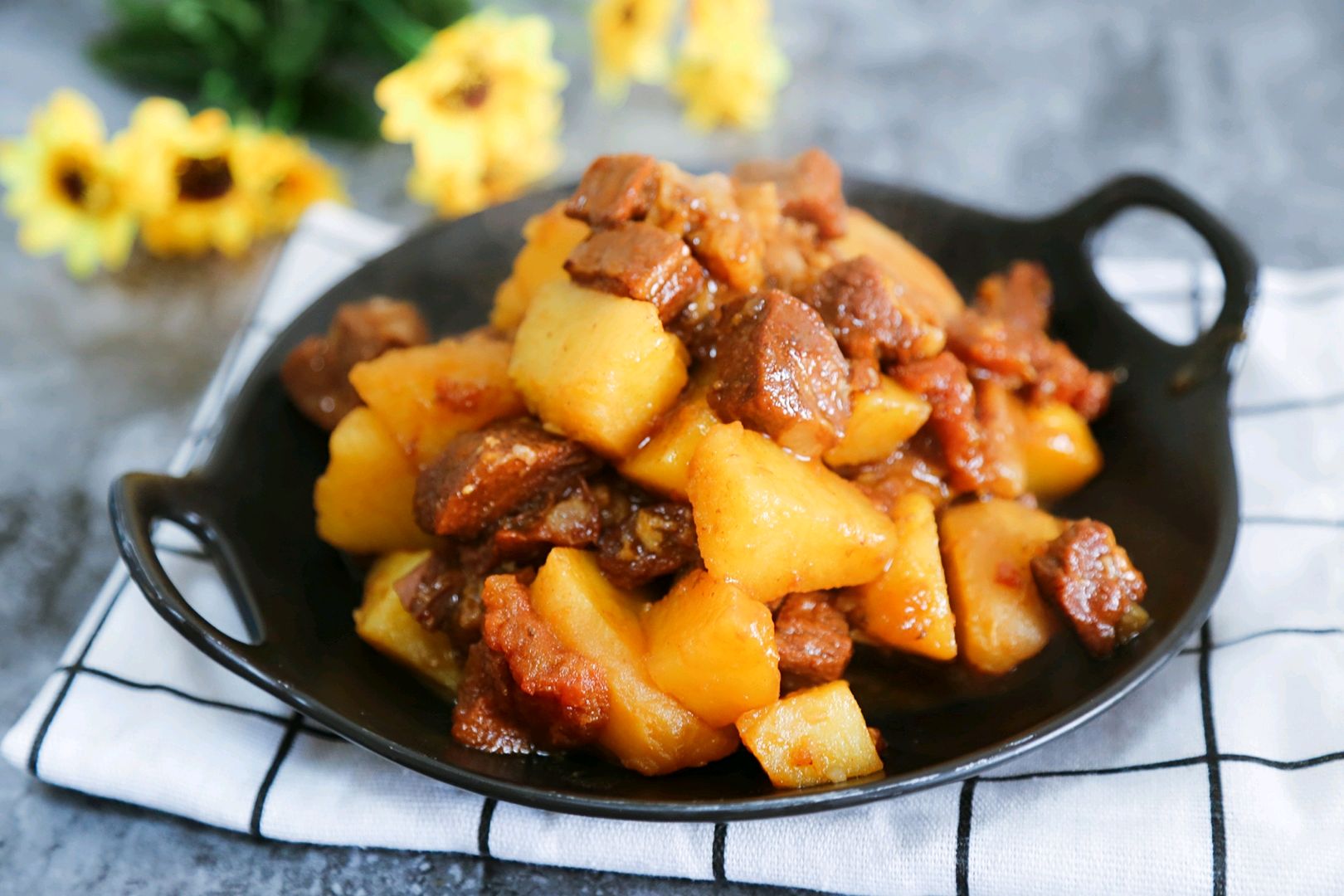 牛肉炖土豆#优思明恋恋冬日 我要稳稳的幸福#的做法