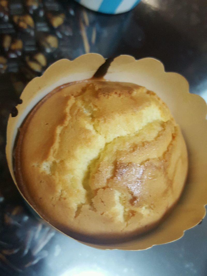 主料 鸡蛋2个 低精粉60克 糖40克 油6克 葡萄干适量 鸡蛋糕的