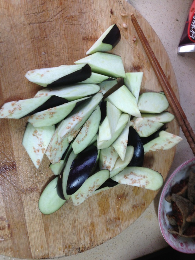 茄子滚刀法切好