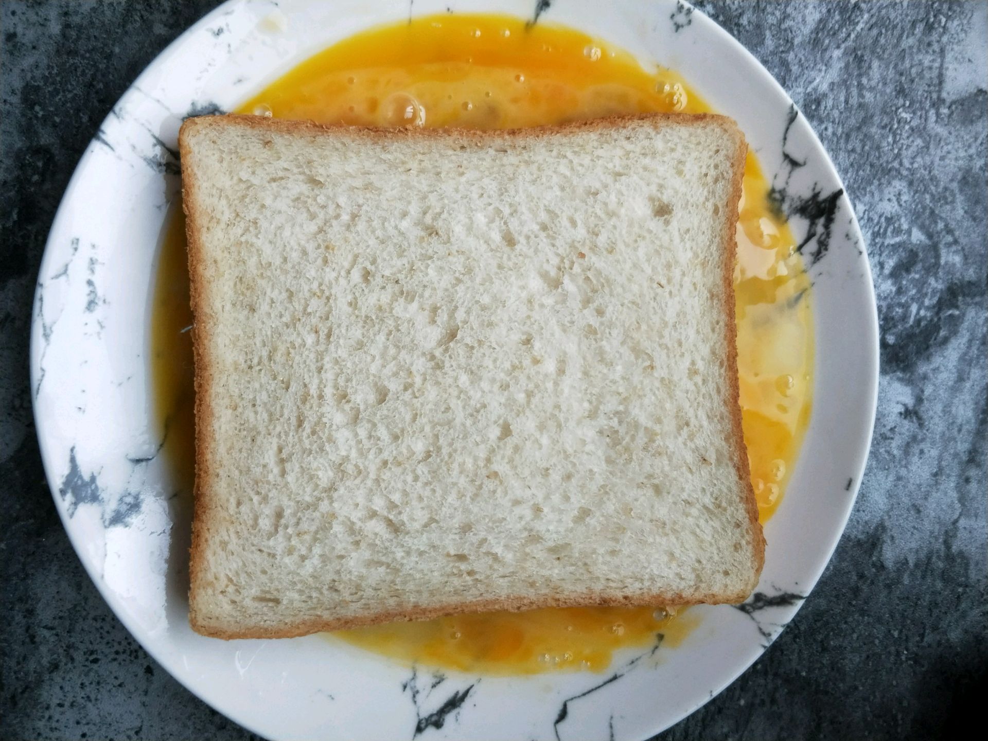 Ƭ 