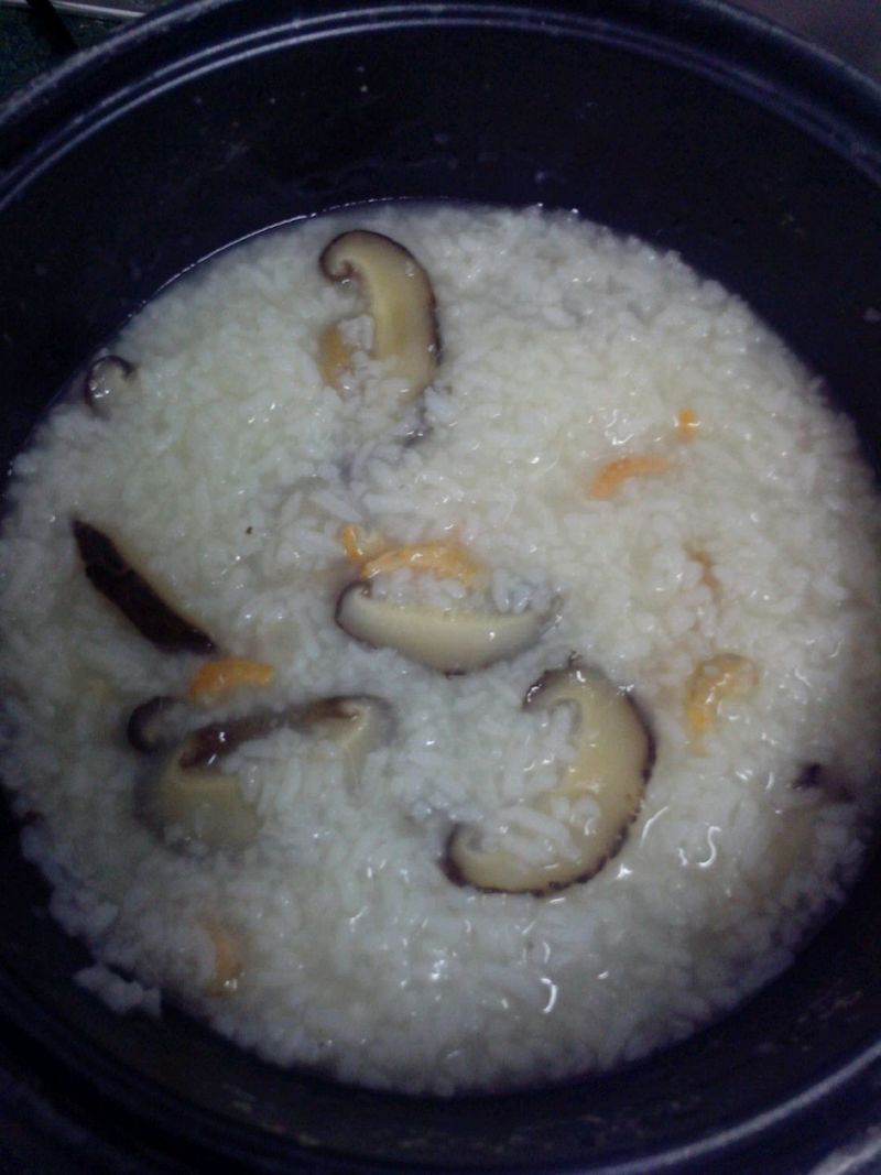 电饭锅早餐粥系列香菇虾米粥