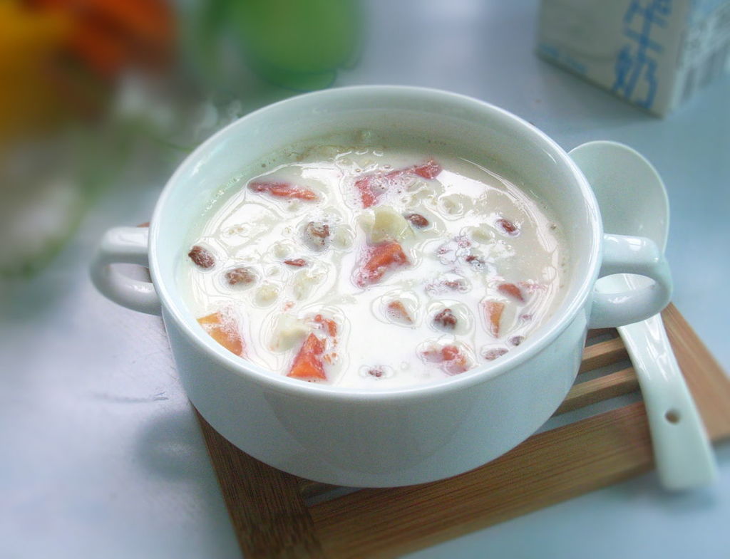 木瓜牛奶排骨汤,木瓜牛奶排骨汤的家常做法 - 美食杰木瓜牛奶排骨汤做法大全