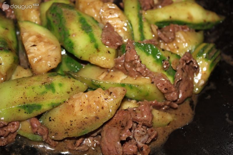 丝瓜炒牛肉(可以再加草菇)