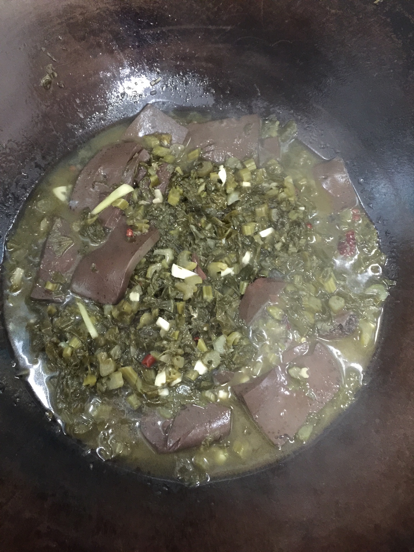 酸菜烩猪血