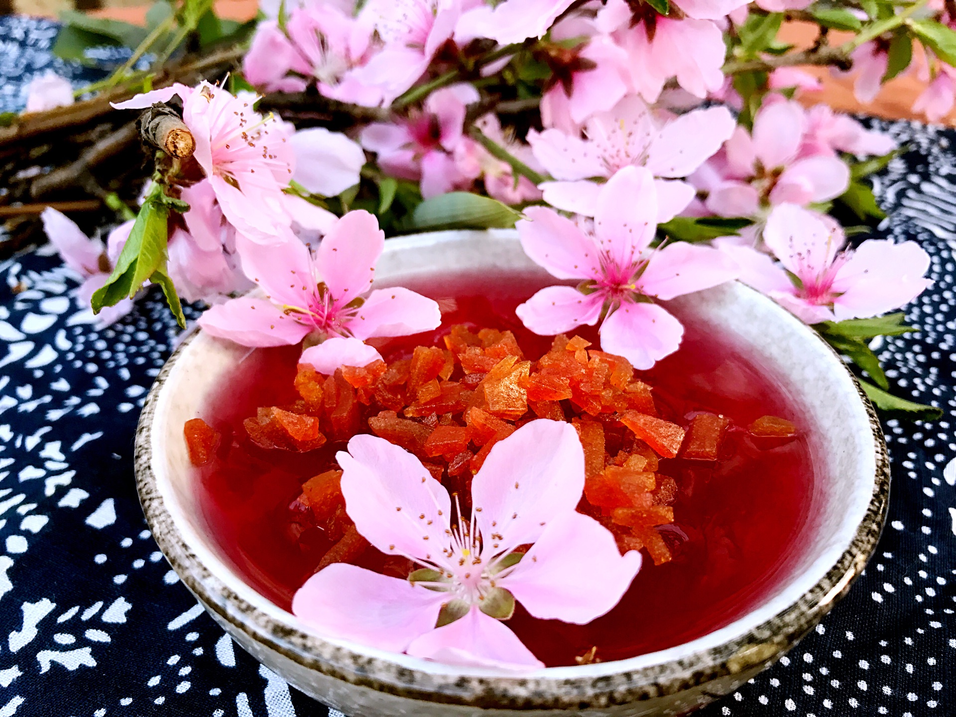 明日清明，别忘了喝“桃花粥”，清香甘甜味道好，老传统有讲究_清水
