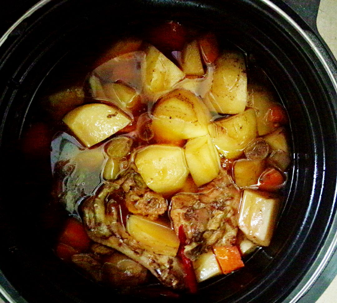 土豆炖鸡的做法