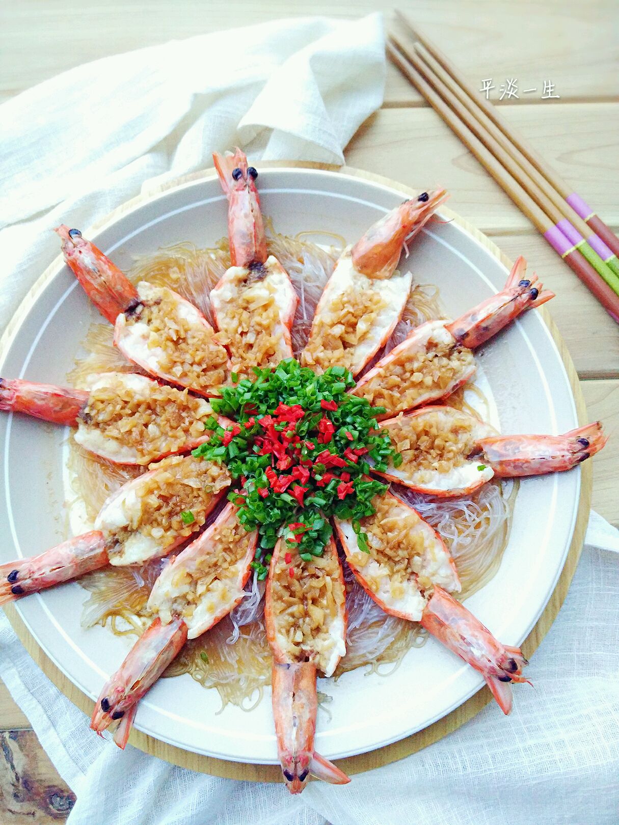 夏日夜宵必备蒜蓉虾，蒜香扑鼻，超好吃 - 美食杰 - 美食,菜谱 - 中国最全的家常菜谱美食网