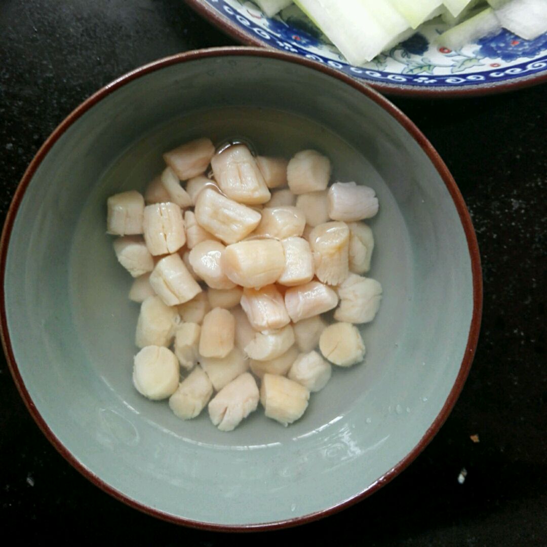 【减肥食谱】冬瓜蒸干贝的做法图解1