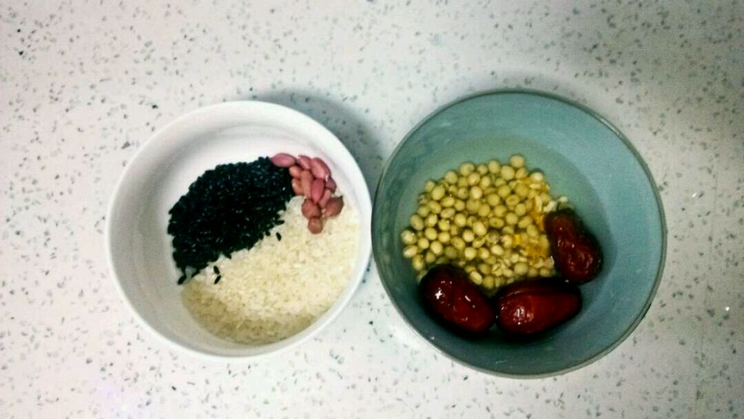 红枣黑米豆浆