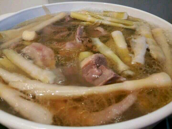 鲜笋老鸭汤