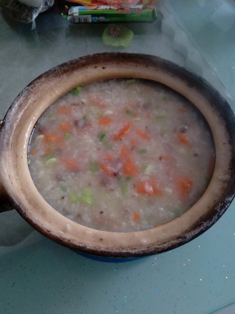 胡萝卜牛肉砂锅粥的做法