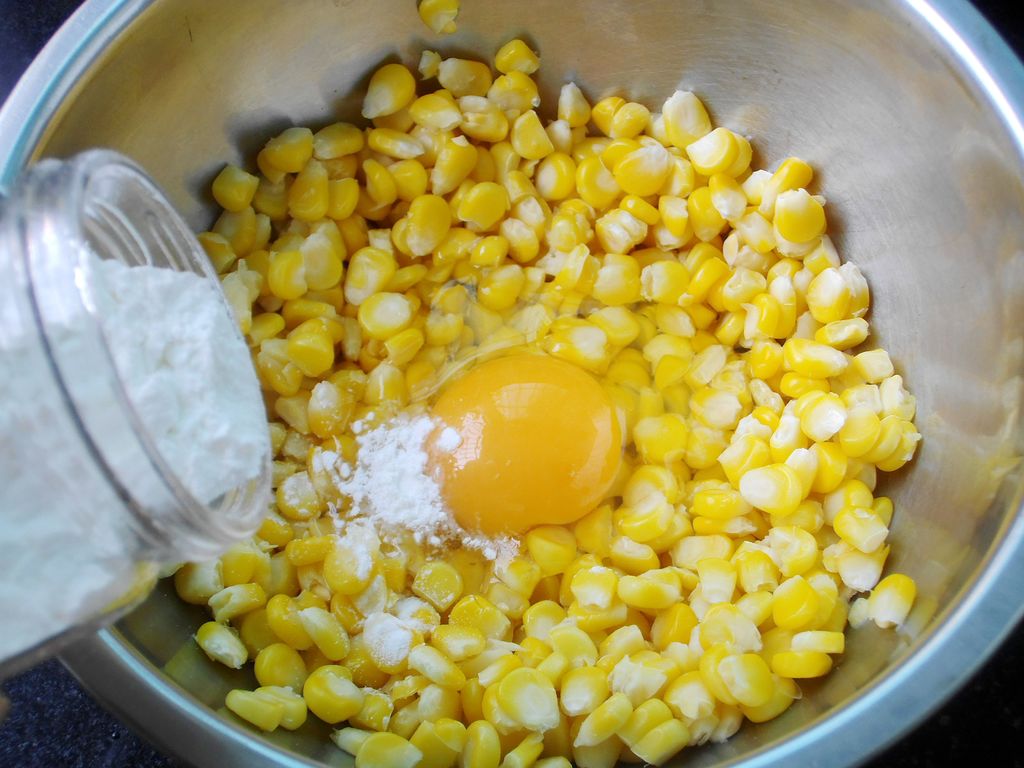 玉米炒蛋的做法_玉米炒蛋怎么做_玉米炒蛋的家常做法_大刺猬【心食谱】