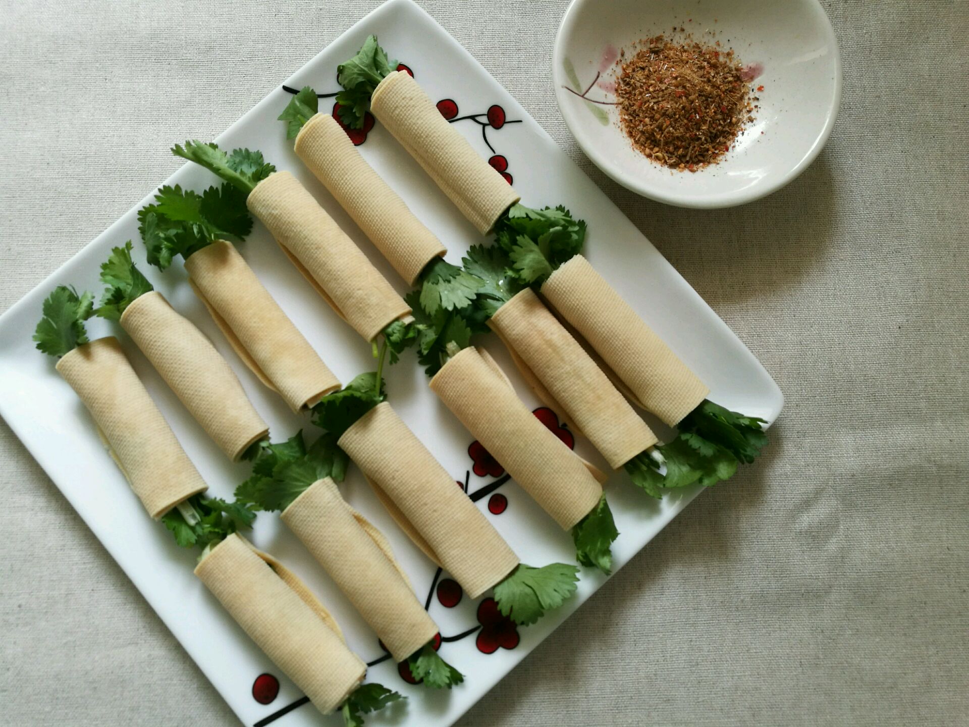 香煎豆皮蔬菜卷怎么做_香煎豆皮蔬菜卷的做法_个性胜过姿色_豆果美食