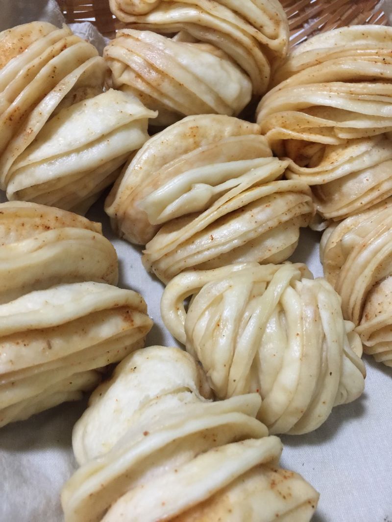 时间:1小时以上       主料 1盒 250g 辣椒粉少许 花椒盐少许 花生油