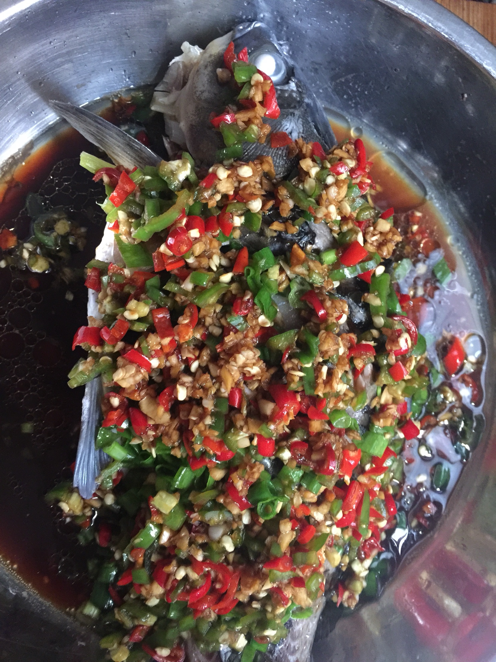 凉拌鲫鱼的做法