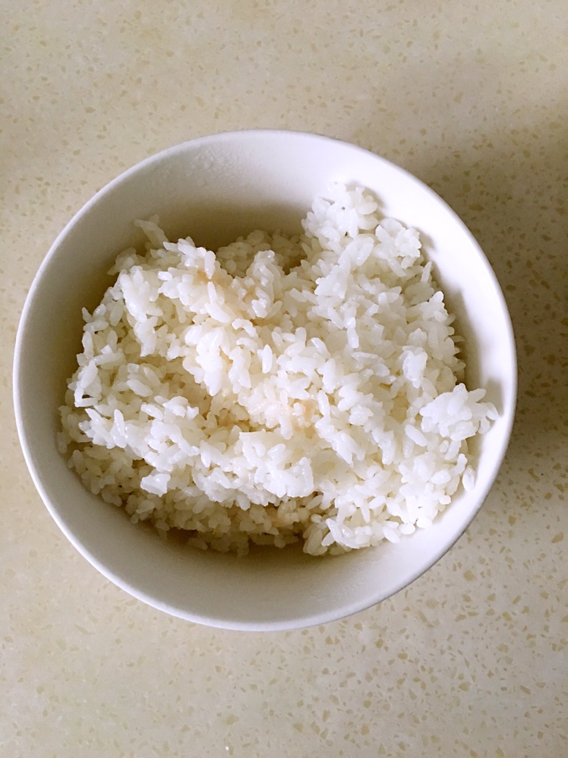 米饭一碗约300克