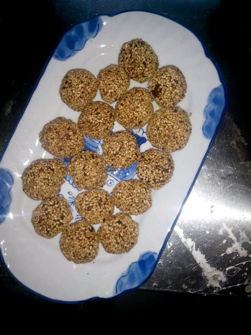 芝麻小肉丸