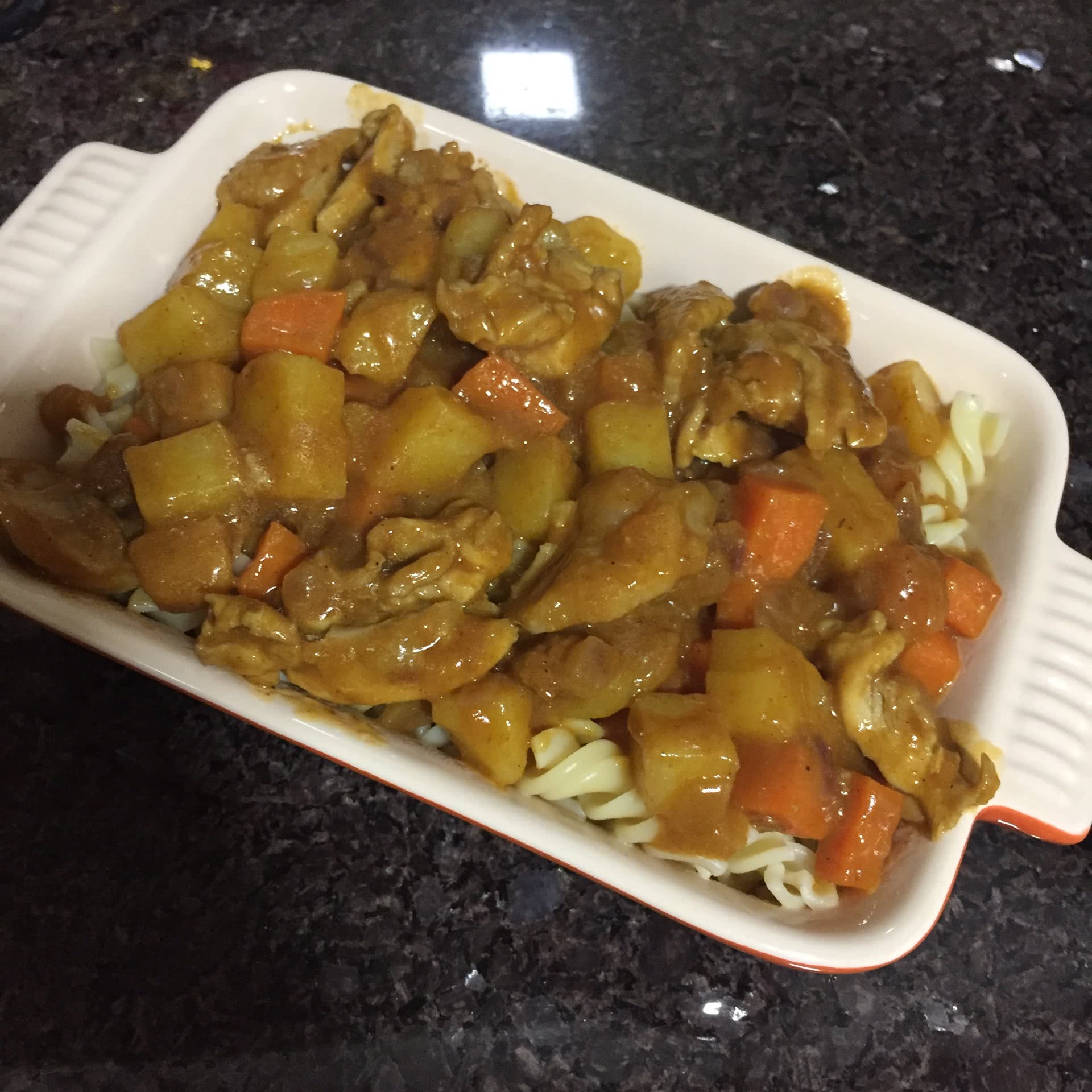 芝士咖喱鸡肉焗面