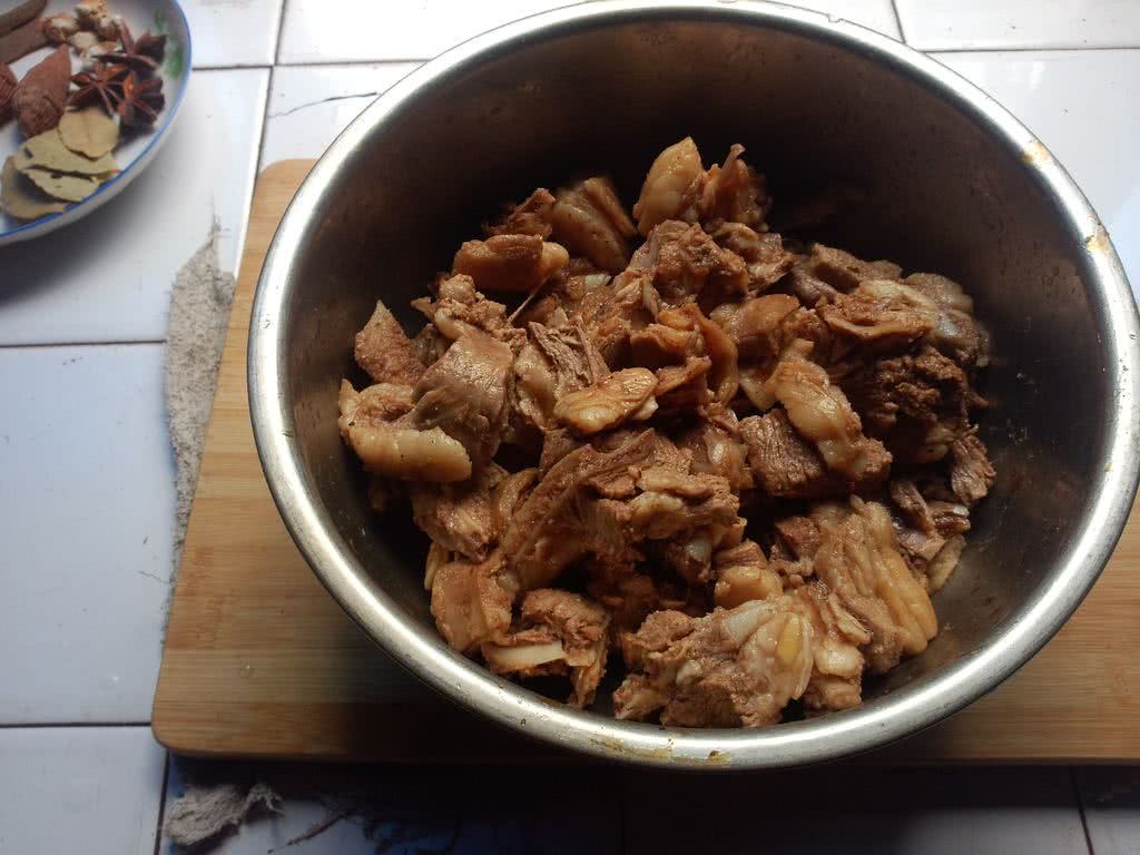 黄焖羊肉的做法