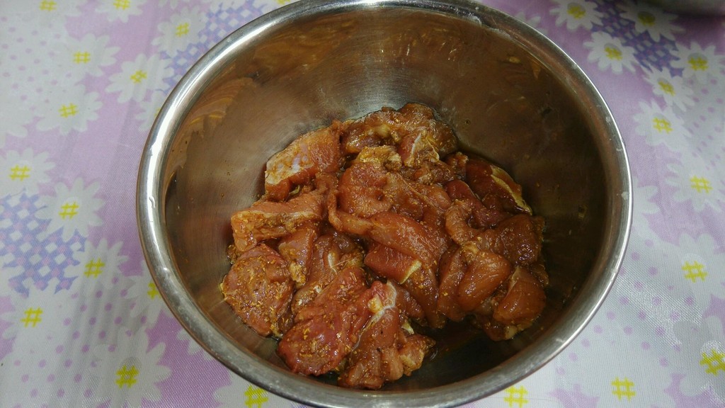 芫荽粉煎猪肉的做法图解2