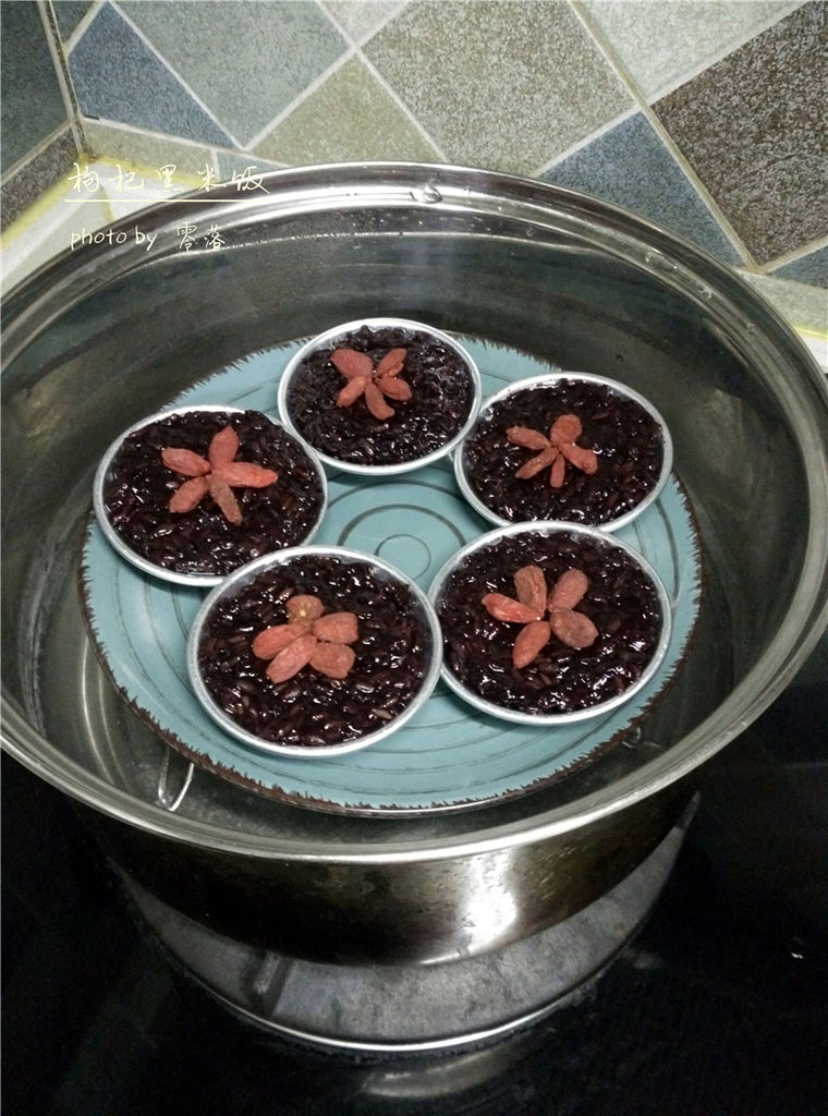 枸杞黑米饭的做法