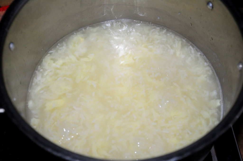 米酒鸡蛋汤的做法
