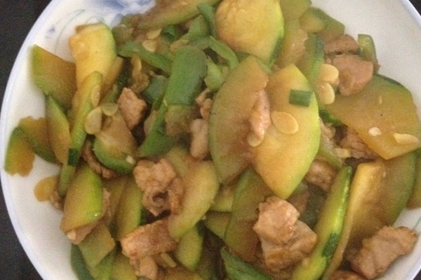 青椒肉片炒小南瓜