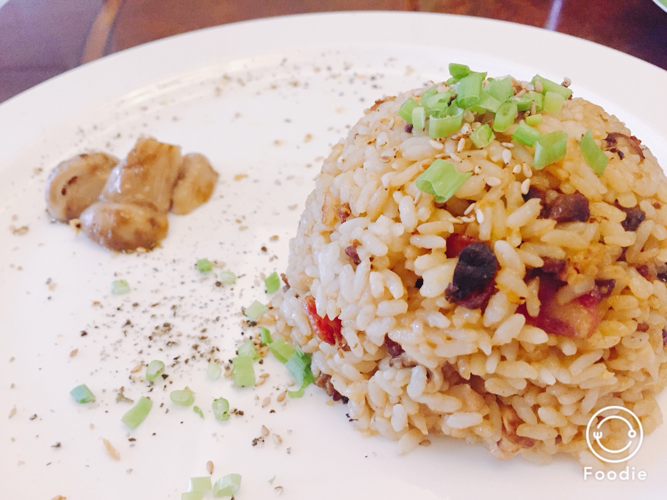 松茸卤肉香肠蛋炒饭