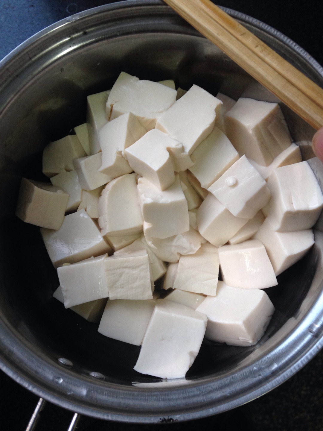 血豆腐的美味新吃法，营养又鲜美，我家隔几天必做1次，次次光盘_猪血