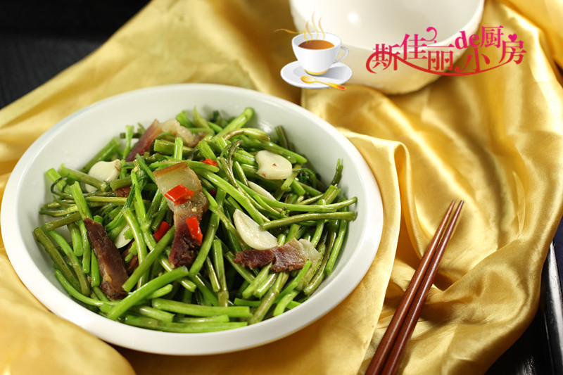 腊肉炒泥蒿