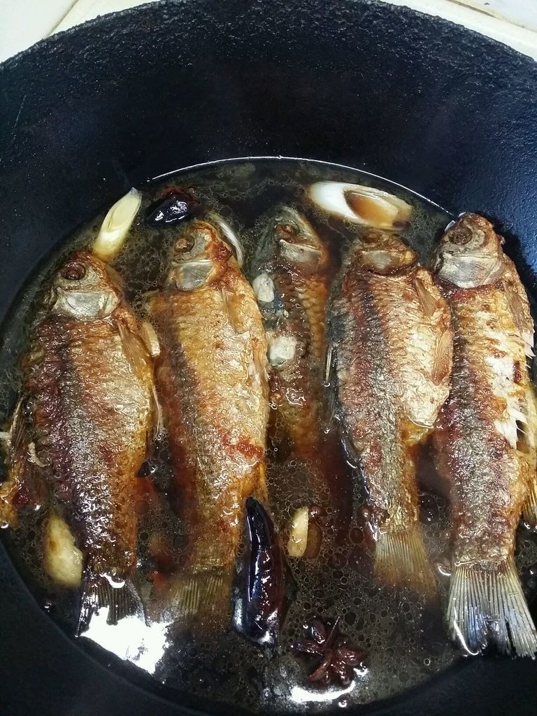 家常炖鲫鱼