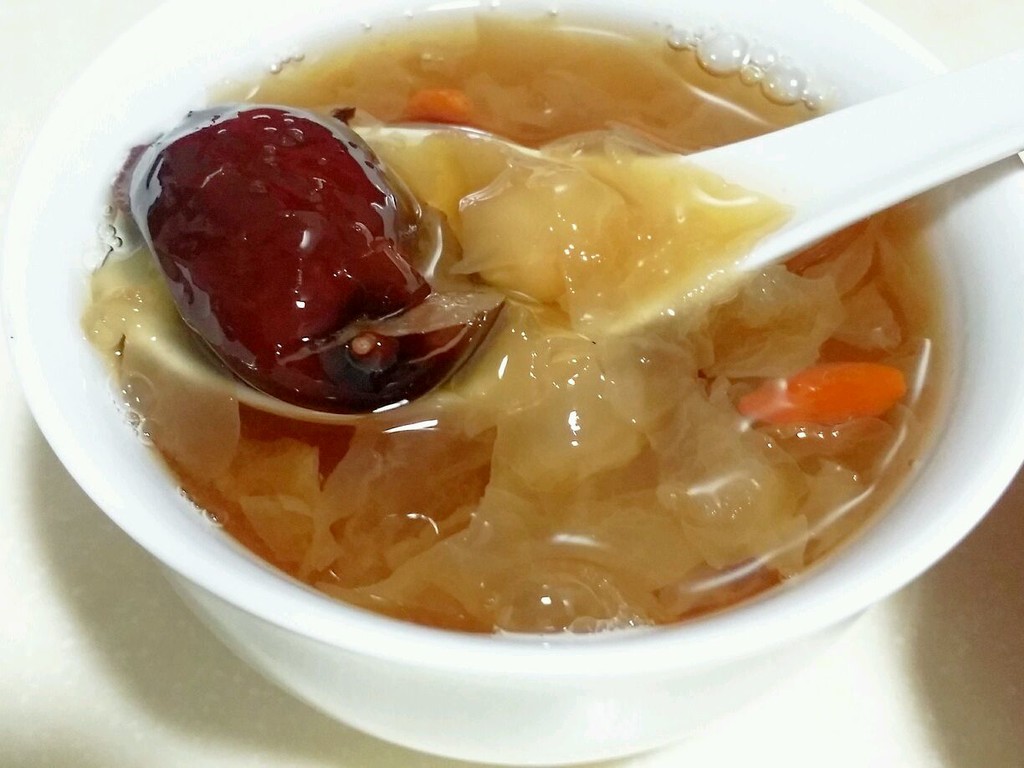 木瓜银耳红枣汤怎么做_木瓜银耳红枣汤的做法_年轻的心hxez_豆果美食